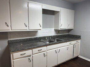 1240 N Garfield Ave in Stephenville, TX - Building Photo - Building Photo