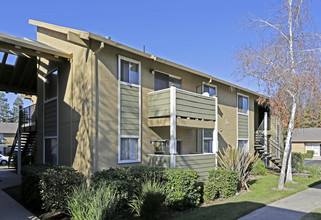 Sierra Village Apartment Homes in North Highlands, CA - Building Photo - Building Photo