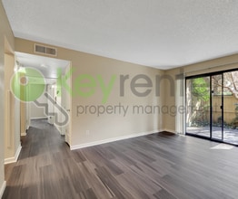 600 Del Verde Cir in Sacramento, CA - Foto de edificio - Building Photo