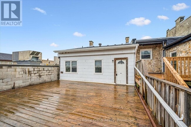 property at 209 St Andrew St W