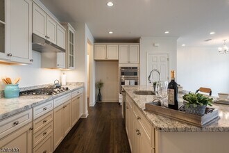 5B Passe Ct in Hillsborough Township, NJ - Building Photo - Building Photo