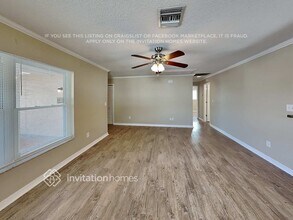 1410 Stonehaven Way in Tarpon Springs, FL - Foto de edificio - Building Photo