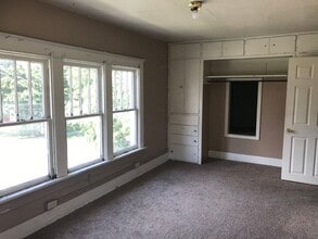 303 W College St in Carbondale, IL - Building Photo - Building Photo