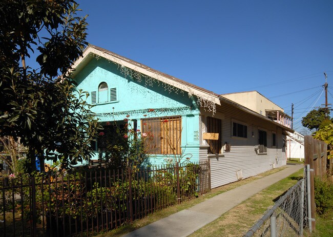 South LA Porftolio (5 Buildings by USC) in Los Angeles, CA - Building Photo - Building Photo