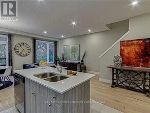 177 Edgevalley Rd in London, ON - Building Photo - Building Photo
