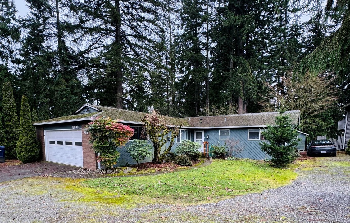 16930 North Rd in Bothell, WA - Building Photo