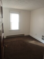 66 Williams St, Unit 66 Williams st, 3rd floor in Bristol, CT - Building Photo