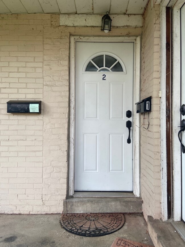 1048 W Nesquehoning St in Easton, PA - Building Photo - Building Photo