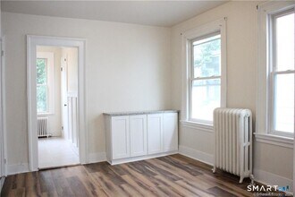 34 Cottage St in New Haven, CT - Building Photo - Building Photo