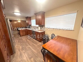 2162 N 2000 W in Clinton, UT - Foto de edificio - Building Photo