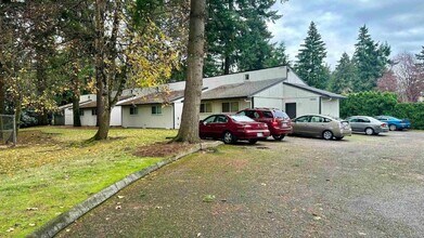 Coast Pine in Vancouver, WA - Building Photo - Building Photo