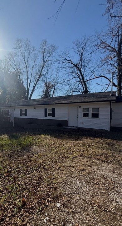 134 Moses Rd in Harriman, TN - Building Photo