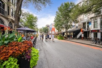 1711 R. Saint-Denis in Montréal, QC - Building Photo - Building Photo
