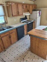 1033 Kim Ln in Vermillion, SD - Building Photo - Building Photo