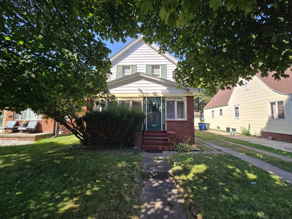 3659 Torrance Dr in Toledo, OH - Building Photo