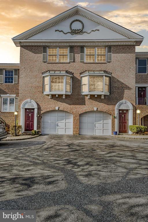 property at 1460 N Quinn St