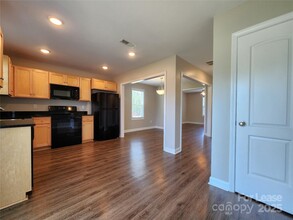 321 Kimball St in Kannapolis, NC - Foto de edificio - Building Photo