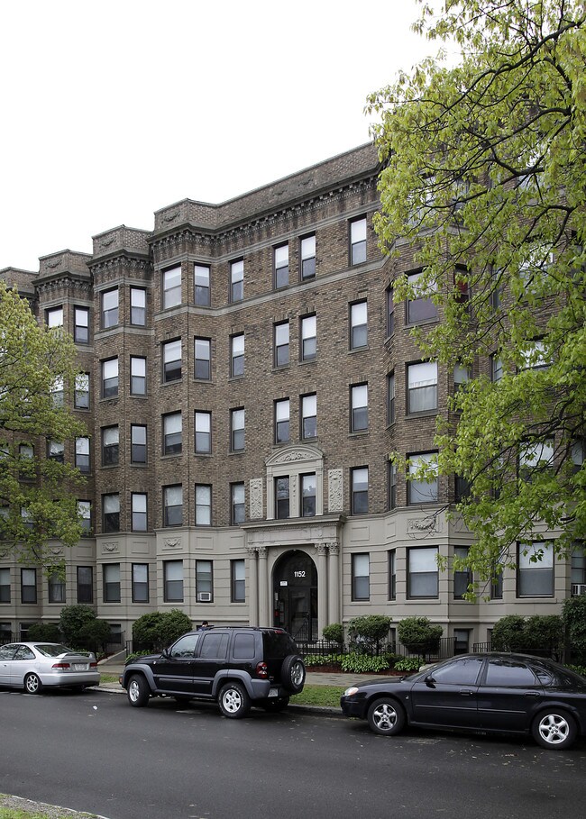 Commonwealth Apartments in Allston, MA - Foto de edificio - Building Photo