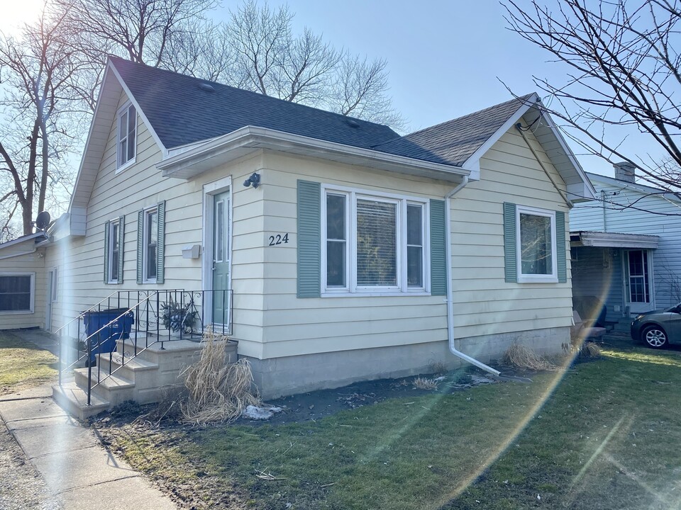 224 Joseph St in Chatham, ON - Building Photo