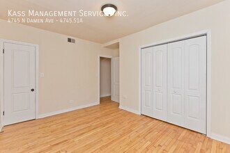 4745 N Damen Ave in Chicago, IL - Building Photo - Building Photo