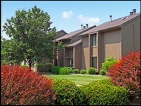 Building Photo - Woodbridge Apartamentos in Louisville, Kentucky