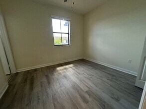 10622 W 33rd Way in Hialeah, FL - Building Photo - Building Photo