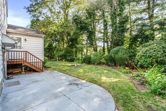 140 Hayes St in Garden City, NY - Building Photo - Building Photo