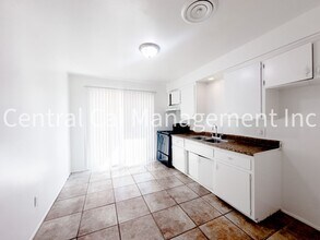 611 Wilson Ave in Bakersfield, CA - Building Photo - Building Photo