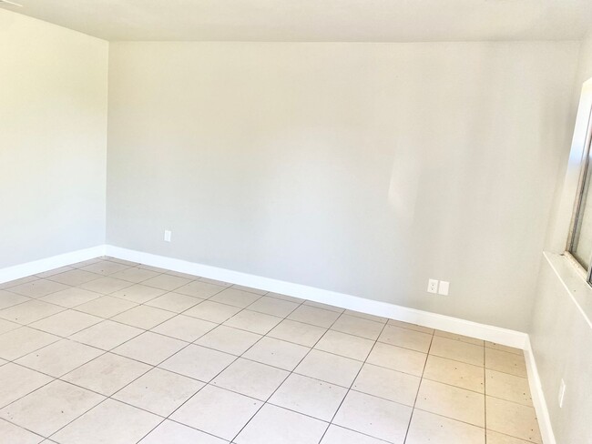 2645 W Robinson Ave in Fresno, CA - Building Photo - Building Photo