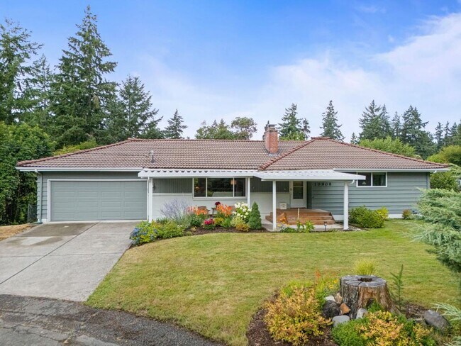 property at 10908 Glenwood Dr SW