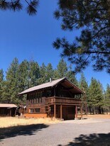 68155 Knik Rd in Sisters, OR - Building Photo