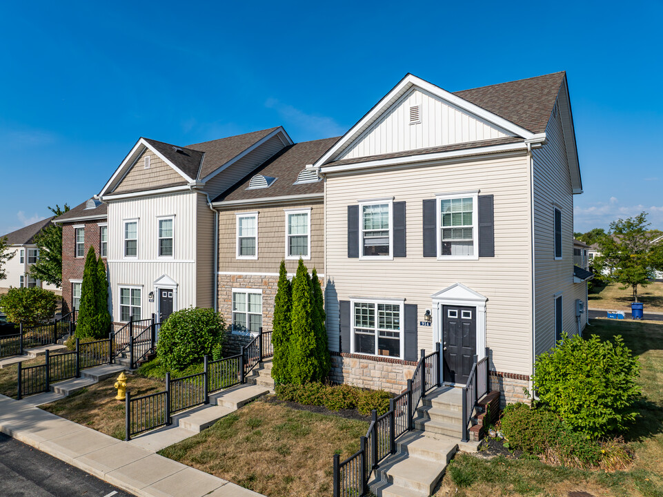 Carson Farms in Delaware, OH - Building Photo