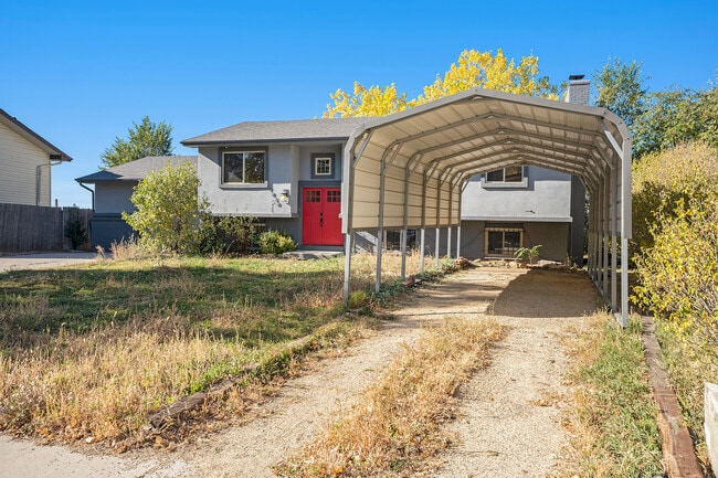 7030 Metropolitan St in Colorado Springs, CO - Building Photo - Building Photo