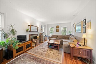 22 Glen Terrace in Stamford, CT - Building Photo - Building Photo
