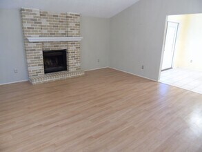 11108 Applewood Dr in Austin, TX - Building Photo - Building Photo