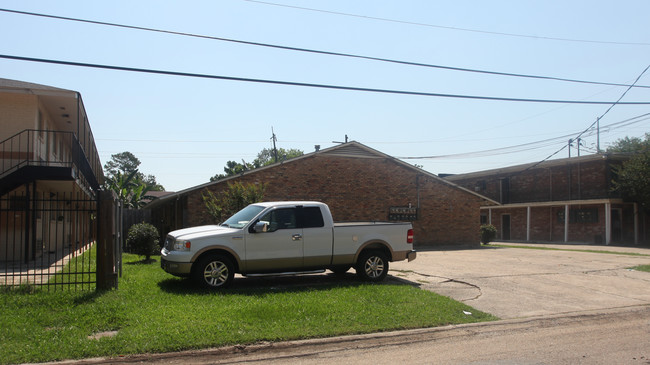 1159 W Chimes St in Baton Rouge, LA - Foto de edificio - Building Photo