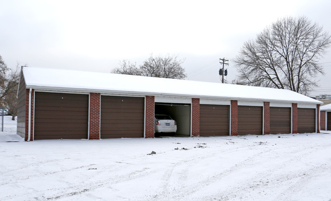 1144 Dionne St in Roseville, MN - Building Photo - Building Photo