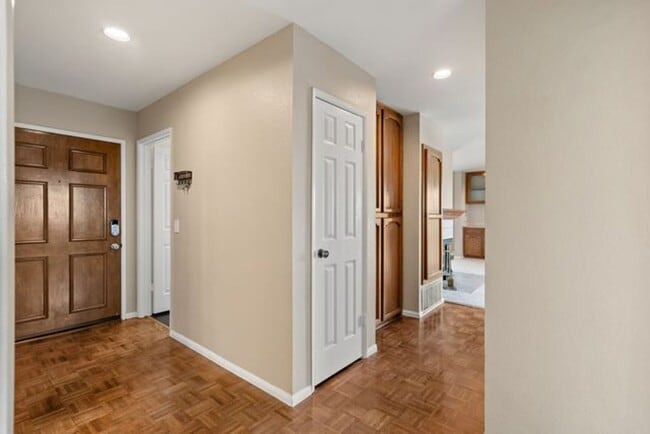 1066 W 11th St in Los Angeles, CA - Building Photo - Building Photo