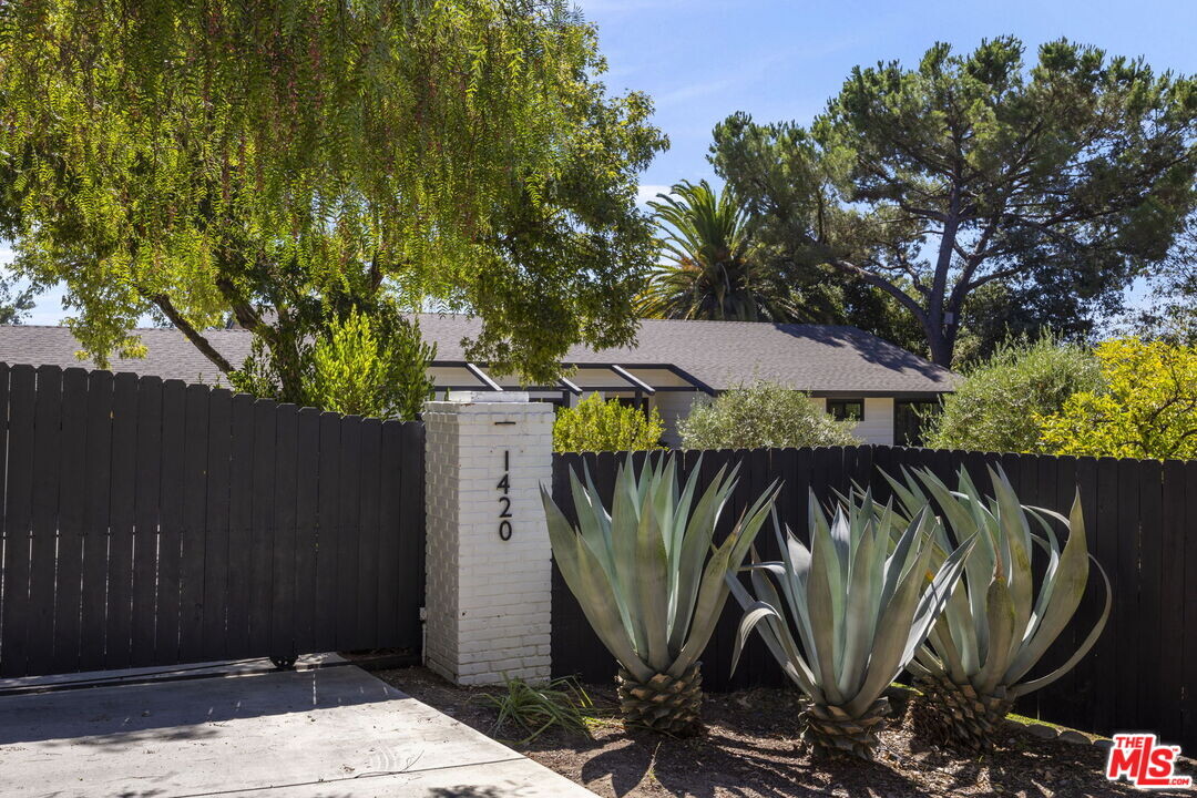 1420 Cuyama Rd in Ojai, CA - Building Photo