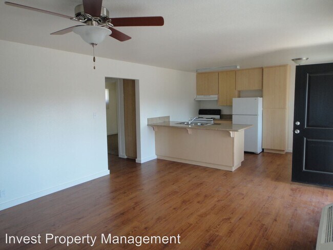 610 Iris Dr in Redding, CA - Building Photo - Building Photo