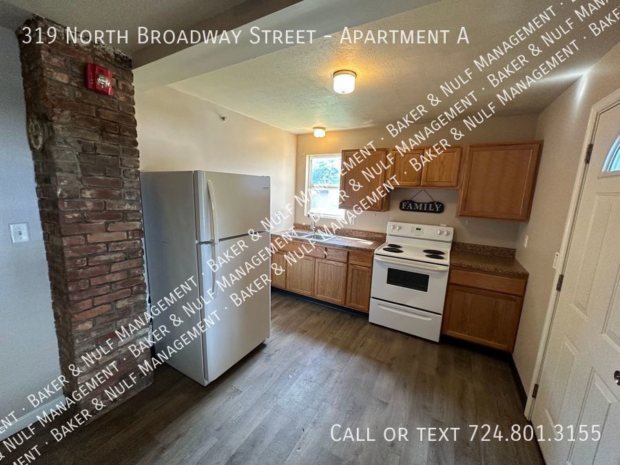 319 N Broadway St, Unit Apartment A in Scottdale, PA - Building Photo