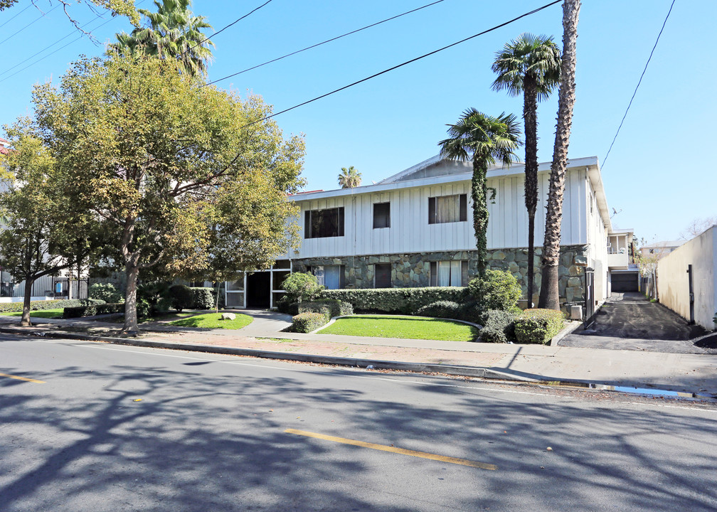 1311 N Ross St in Santa Ana, CA - Foto de edificio