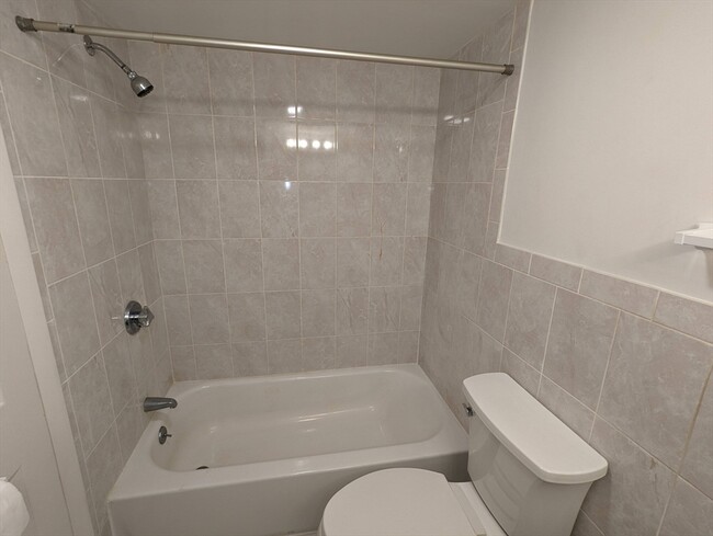 176 W Wyoming Ave in Melrose, MA - Building Photo - Building Photo