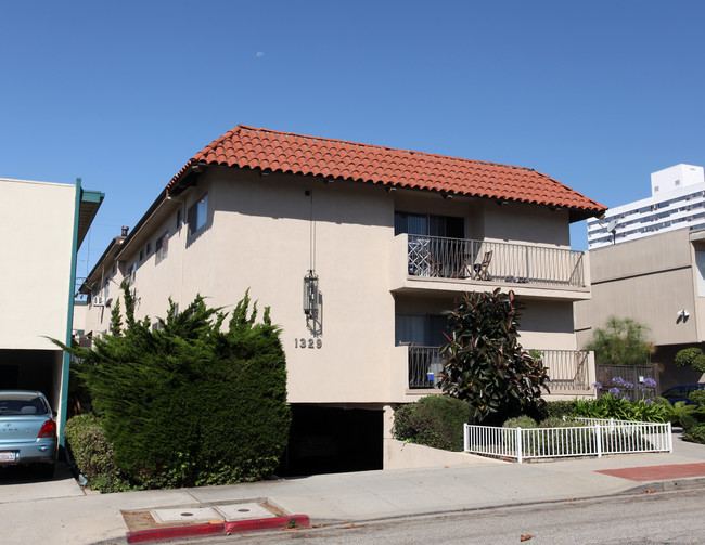 1329 Barry Ave in Los Angeles, CA - Building Photo - Building Photo