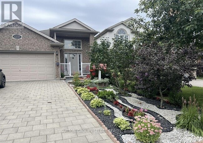 property at 1233 Savannah Dr