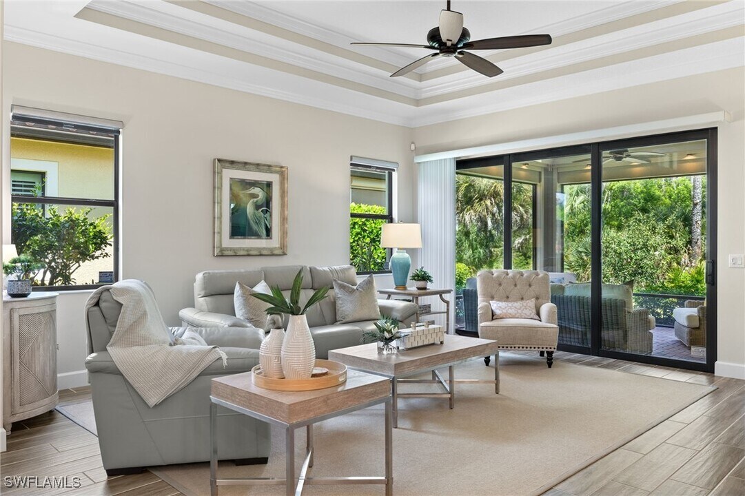 9393 Isla Bella Cir in Bonita Springs, FL - Building Photo