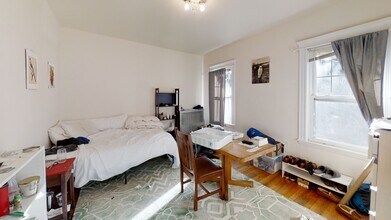 99 Beals St, Unit 1 in Brookline, MA - Building Photo - Building Photo