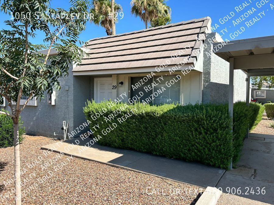 1050 S Stapley Dr in Mesa, AZ - Building Photo