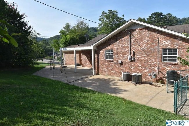 3500 Colonial Dr in Guntersville, AL - Building Photo - Building Photo