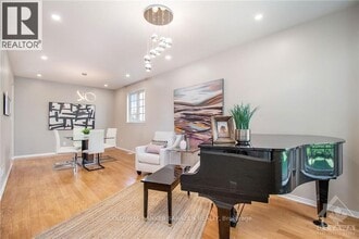 208 Kinloch Crt in Ottawa, ON - Building Photo - Building Photo